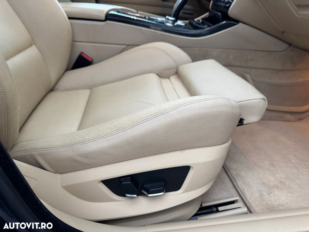 BMW Seria 5 520d Aut. Luxury Line - 34
