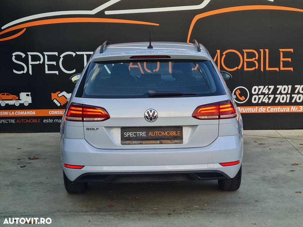 Volkswagen Golf - 6