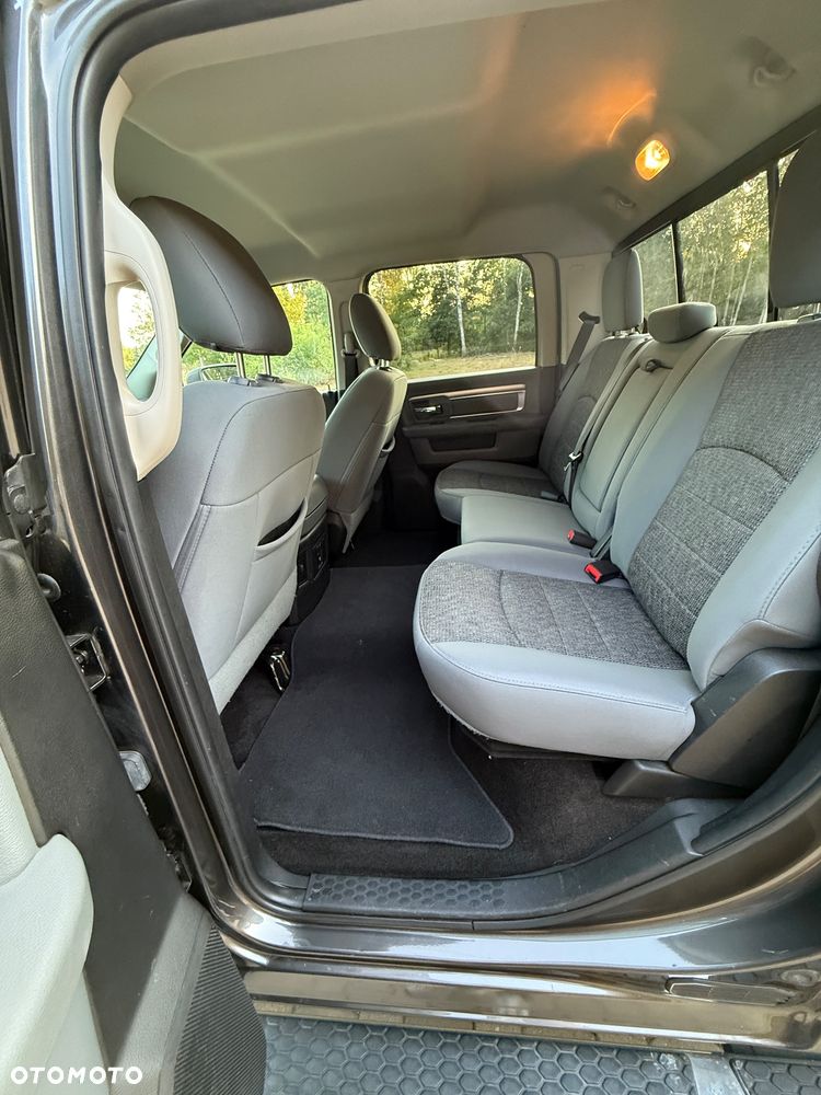 RAM 1500 Crew Cab Shortbed Bighorn - 14