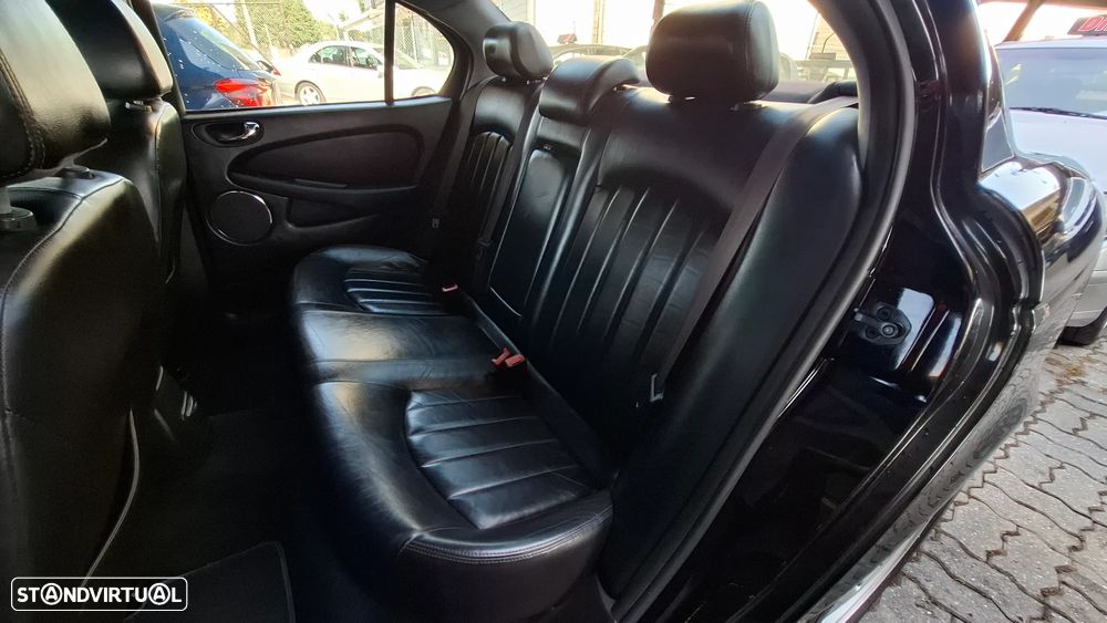 Jaguar X-Type 2.0 D Sport - 25