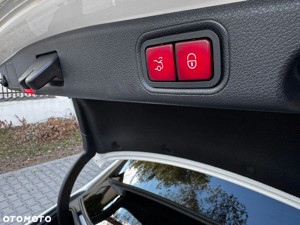 Mercedes-Benz Klasa E 43 AMG 4-Matic - 13