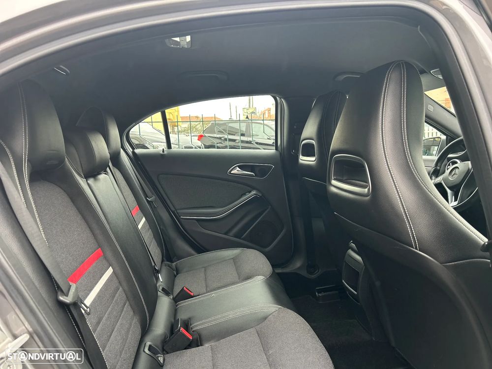 Mercedes-Benz A 180 CDI (BlueEFFICIENCY) Urban - 32