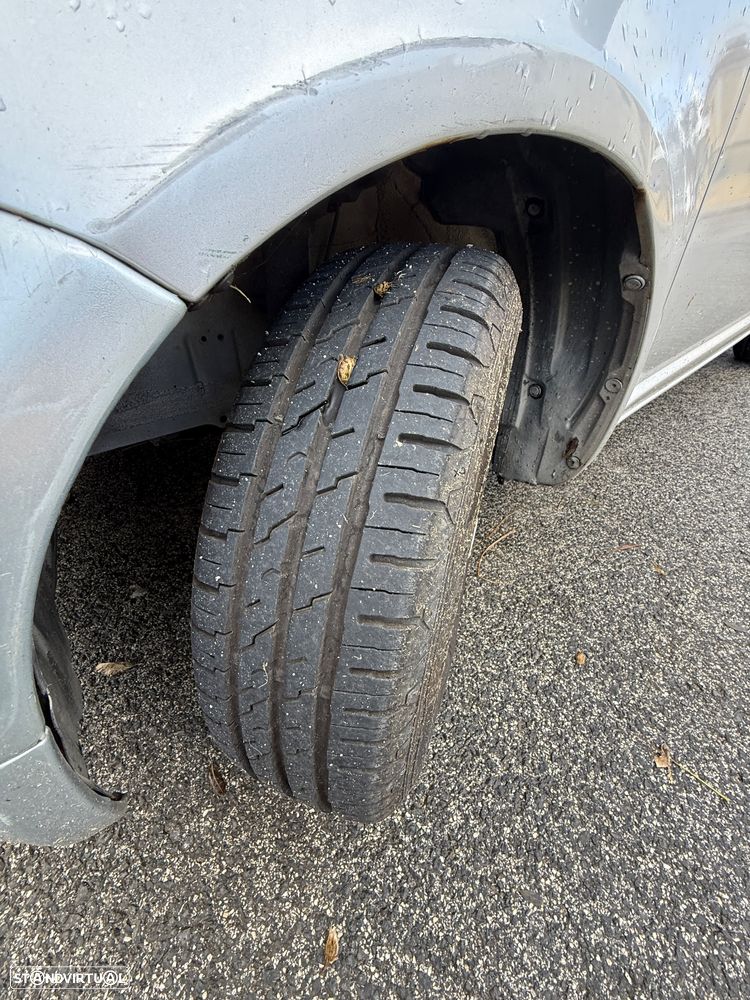 Toyota Yaris 1.0 Base C/Radio - 4