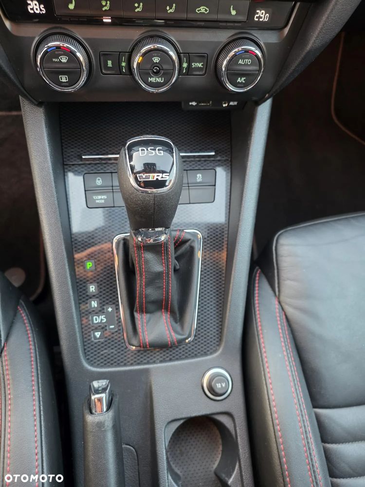 Skoda Octavia 2.0 TDI DSG RS - 24