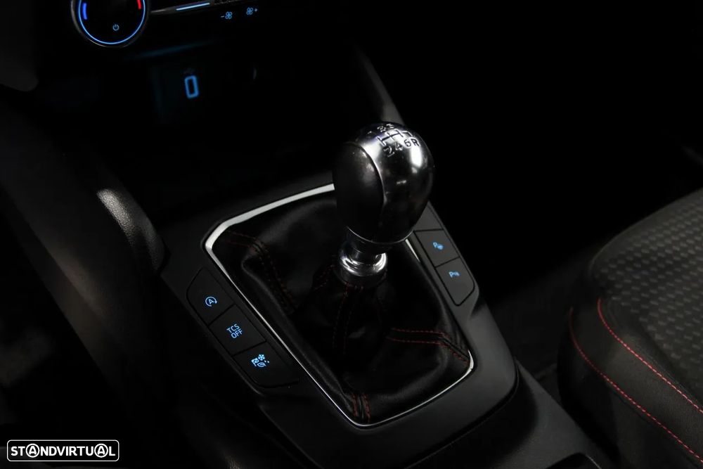 Ford Focus 1.0 EcoBoost ST-Line - 23
