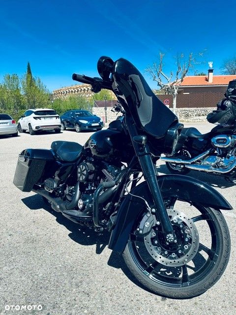 Harley-Davidson Touring Street Glide - 2