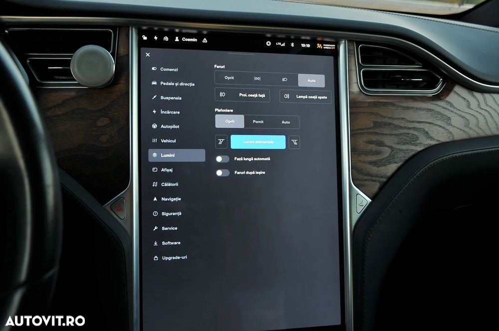 Tesla Model X - 18