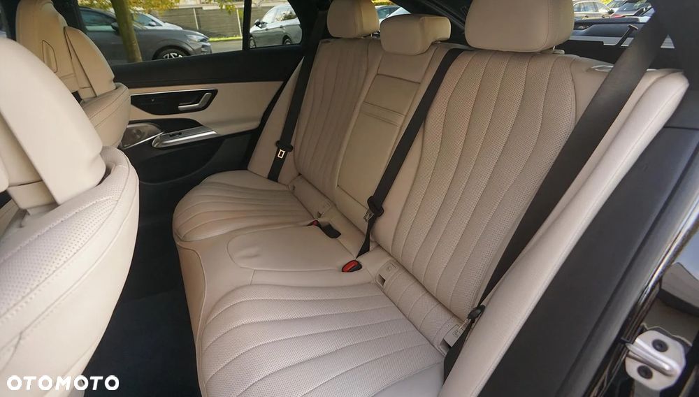Mercedes-Benz Klasa E 300 de PHEV 4-Matic Avantgarde 9G-Tronic - 12