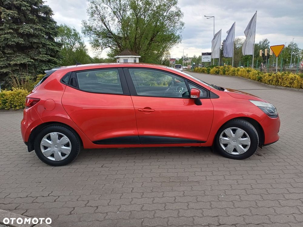 Renault Clio 1.2 16V Authentique - 8