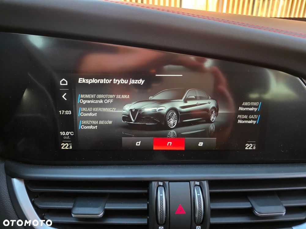 Alfa Romeo Giulia 2.0 Turbo 16V AT8-Q4 Estrema - 15