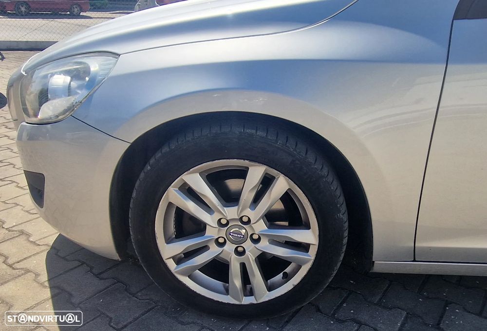 Volvo V60 DRIVe Momentum - 11