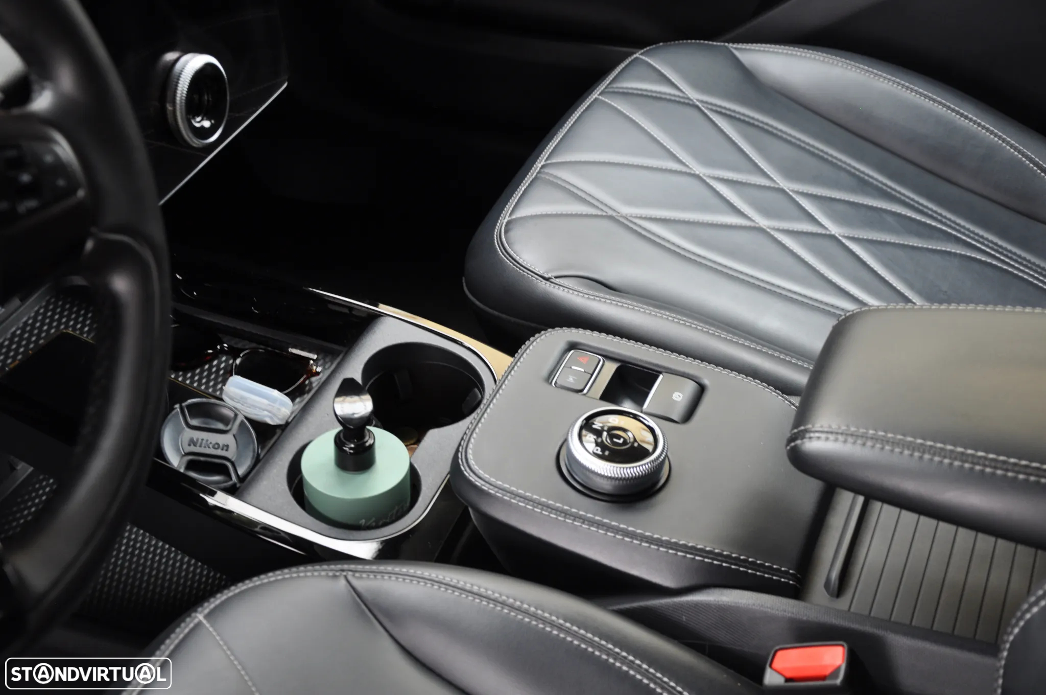Ford Mustang Mach-E 75.7 kWh Premium AWD - 36