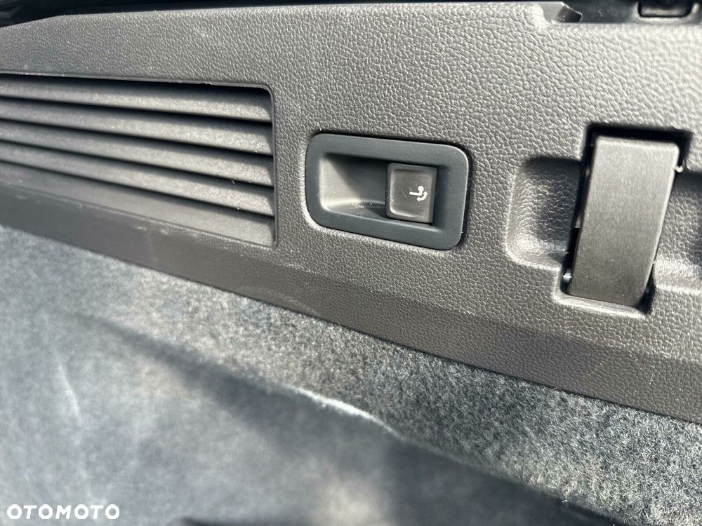 Volkswagen Arteon 2.0 TSI 4Motion R DSG - 32