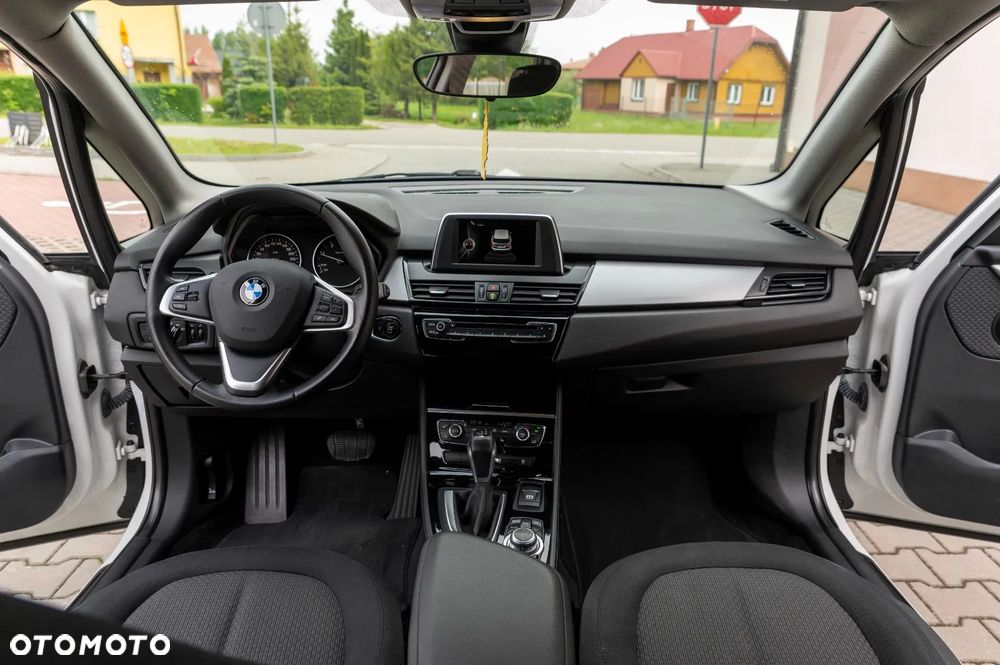 BMW Seria 2 218d Sport-Aut - 27