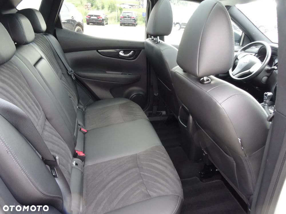 Nissan Qashqai 1.6 DCi 4x4 N-Connecta EU6 - 15