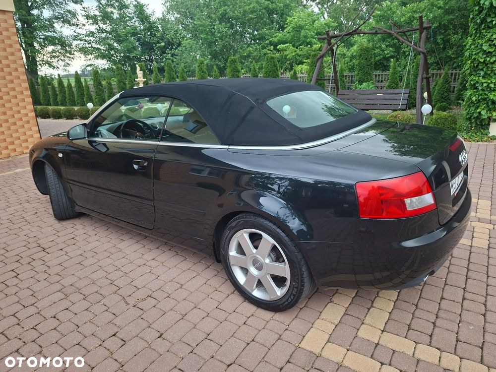 Audi A4 Cabrio 2.4 - 7