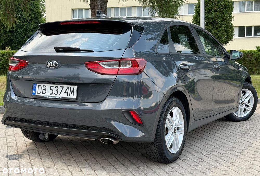 Kia Ceed 1.4 CVVT Dream-Team Edition - 28