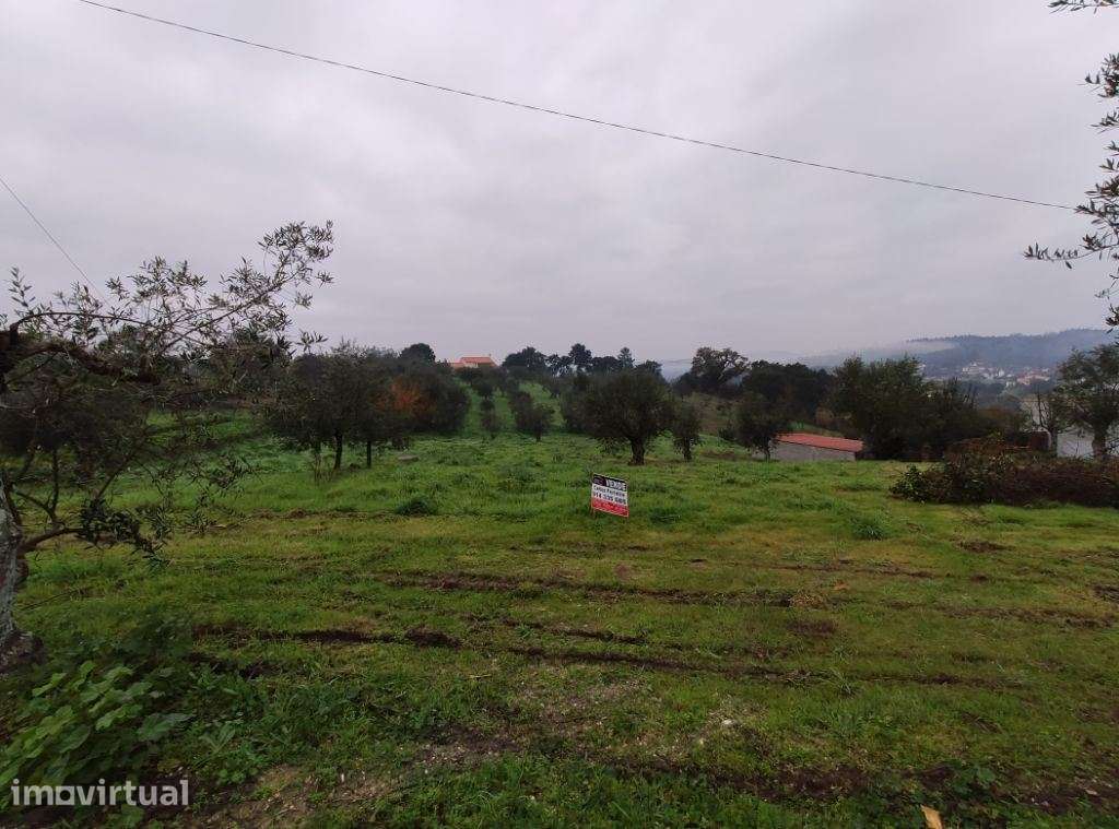 Terreno localizado em zona calma e com vistas espetaculares. Possib... - Grande imagem: 2/4