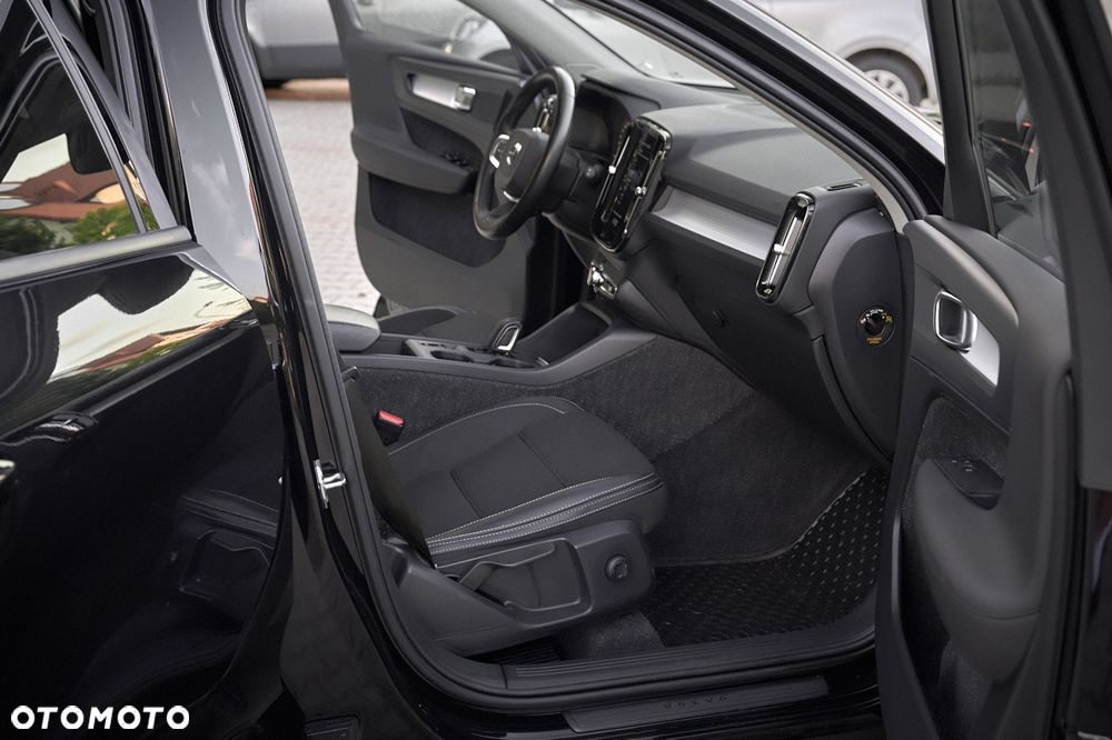Volvo XC 40 D3 SCR R-Design - 27