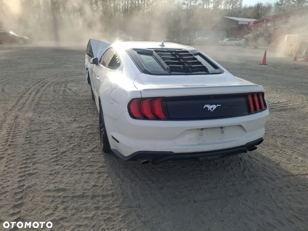 Ford Mustang 2.3 EcoBoost - 9
