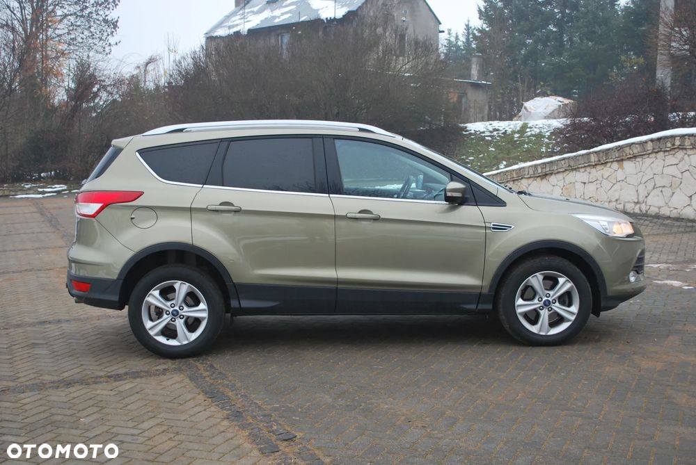 Ford Kuga 2.0 TDCi 2x4 Titanium - 5