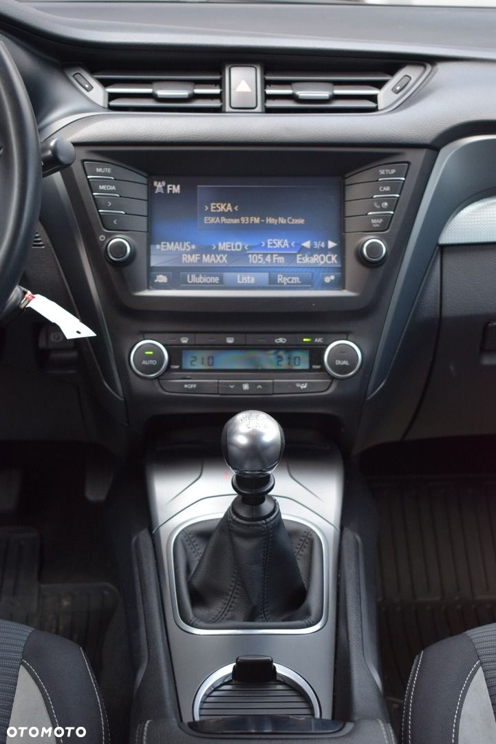 Toyota Avensis - 17