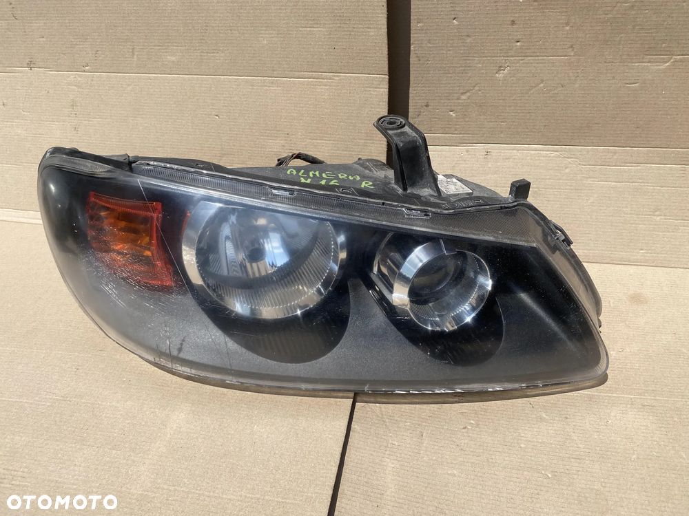 Lampa NISSAN ALMERA N16  prawa - 1