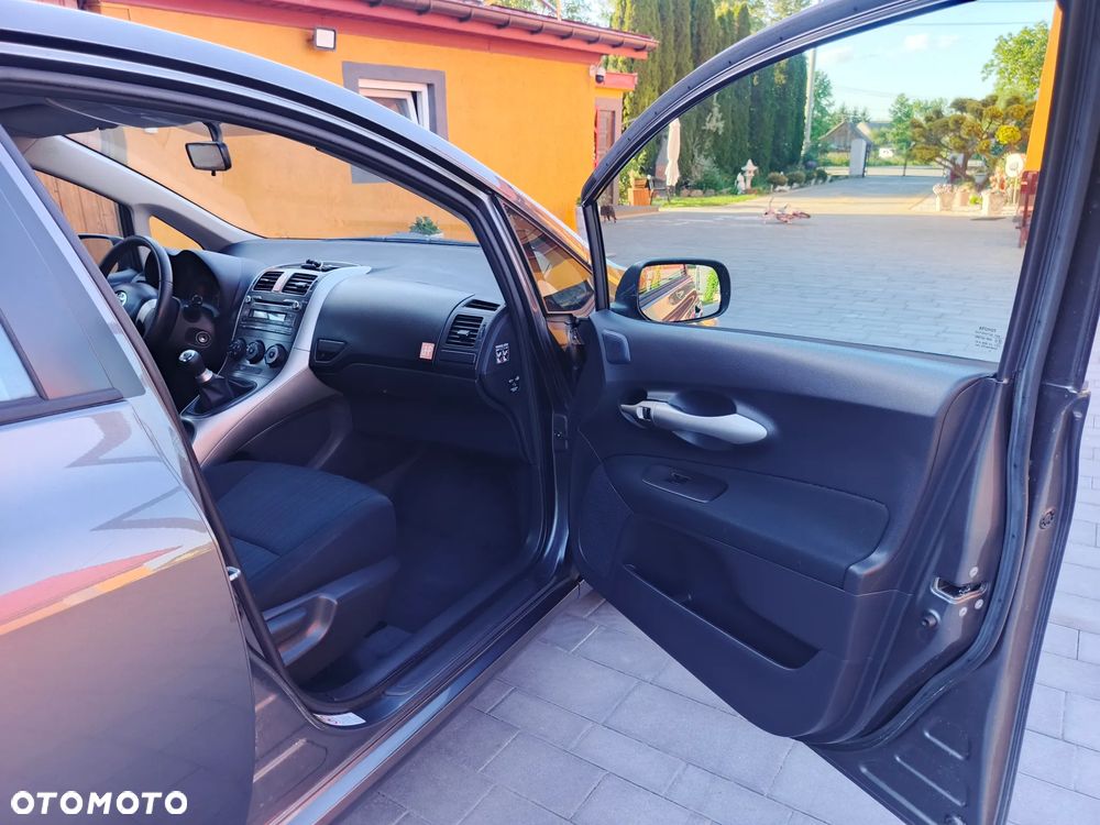 Toyota Auris 1.4 VVT-i Terra - 32