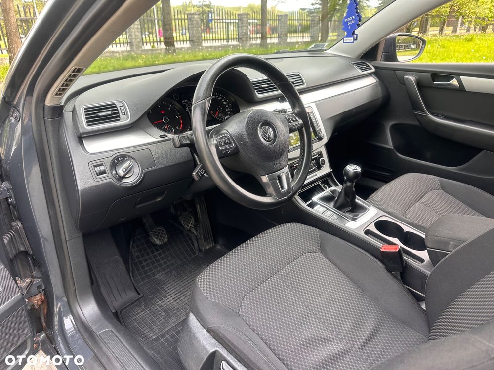 Volkswagen Passat 2.0 Blue TDI SCR Comfortline - 11