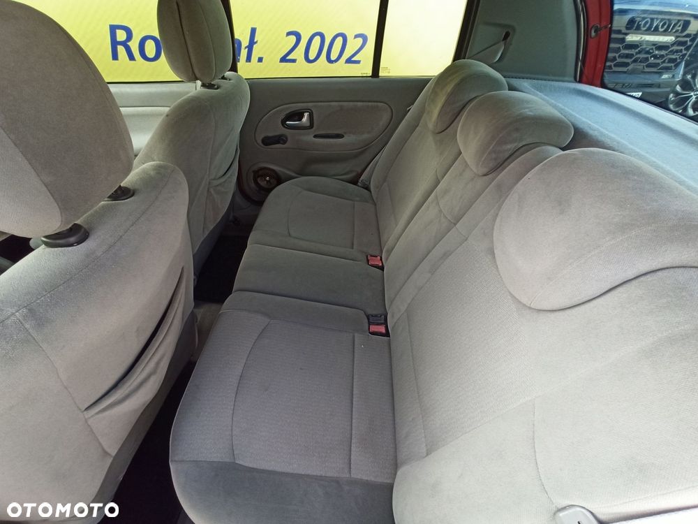 Renault Clio - 8
