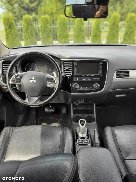 Mitsubishi Outlander - 9