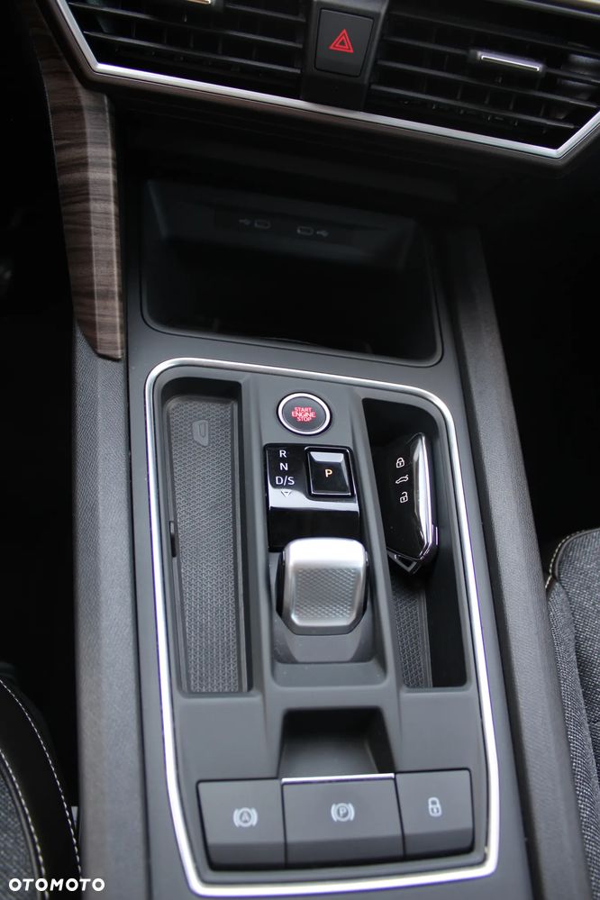 Seat Leon Sportstourer 2.0 TDI DSG Xcellence Plus - 26