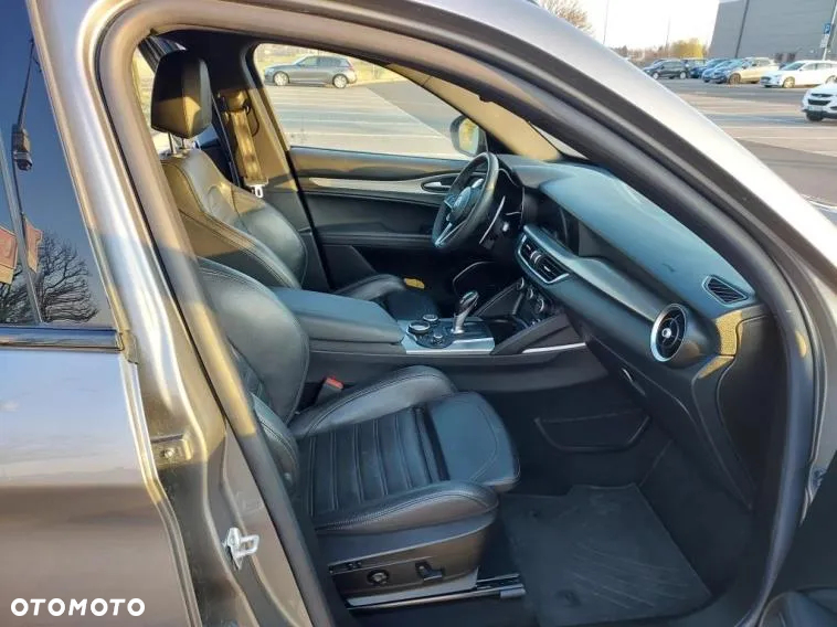 Alfa Romeo Stelvio 2.0 Turbo Veloce TI Q4 - 21