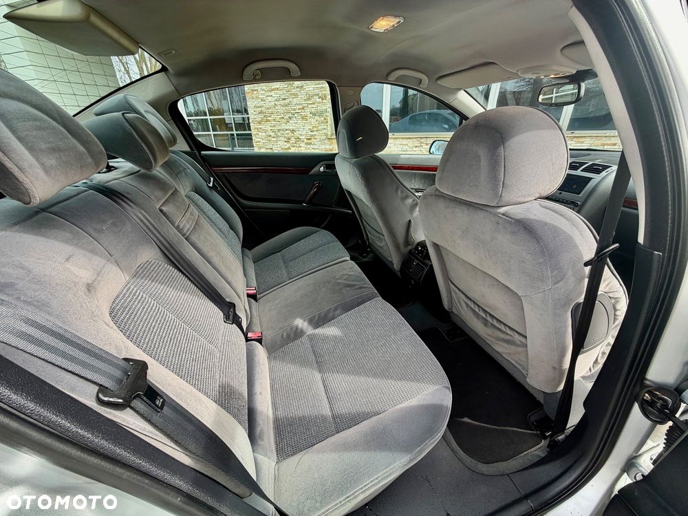 Peugeot 407 - 6