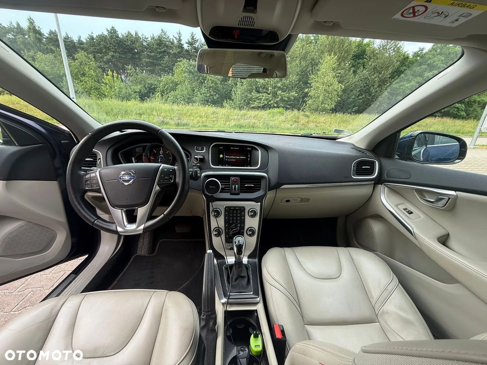 Volvo V40 D3 Drive-E Ocean Race - 3