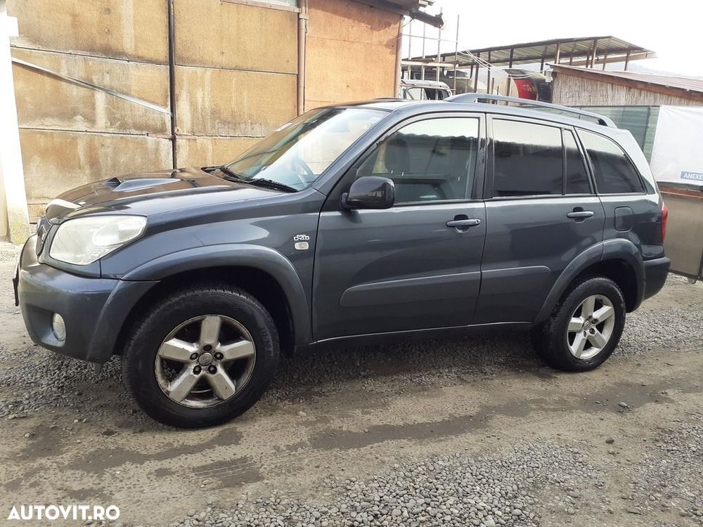 Dezmembrari dezmembrez  Toyota RAV 4 II 2.0 D 2003-2006 - 8