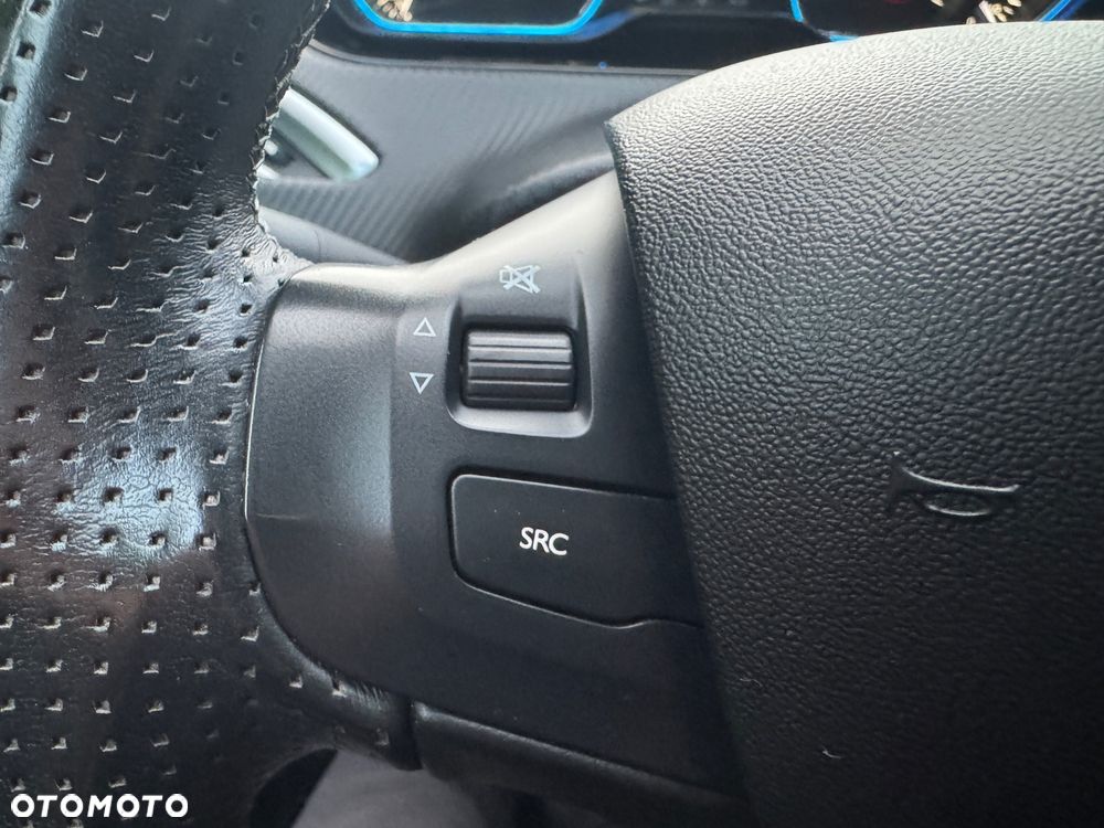 Peugeot 2008 1.2 Pure Tech GPF Allure S&S - 22