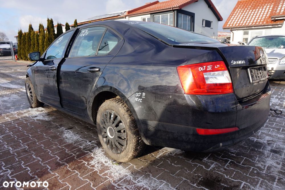 SKODA OCTAVIA III 5E3 LB LIFTBACK 2014 LF9R 1.6 TDI CLHA 105KM MWX CZARNY na części - 3