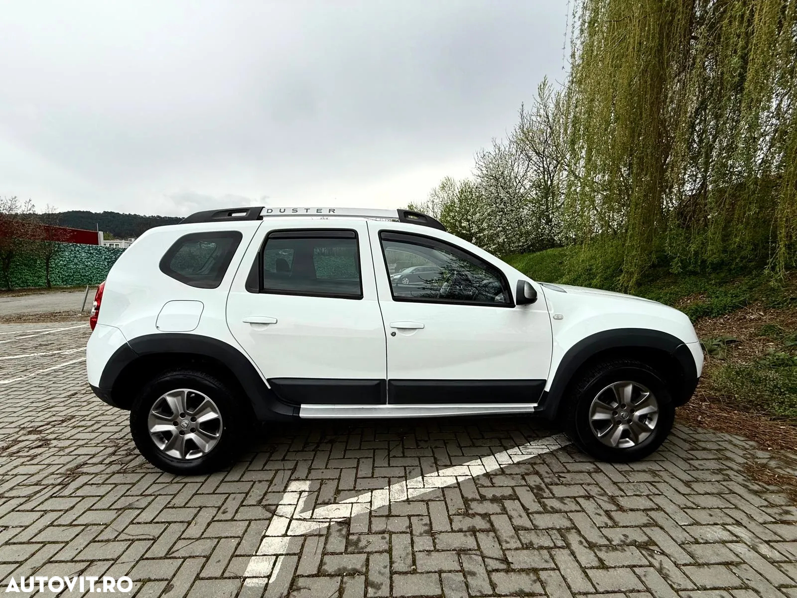 Dacia Duster 1.5 dCi 4WD Prestige jante 16" - 11