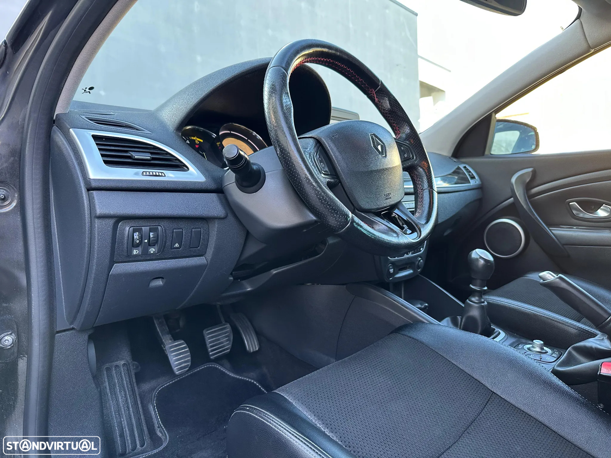 Renault Mégane 1.5 dCi Dynamique S - 9