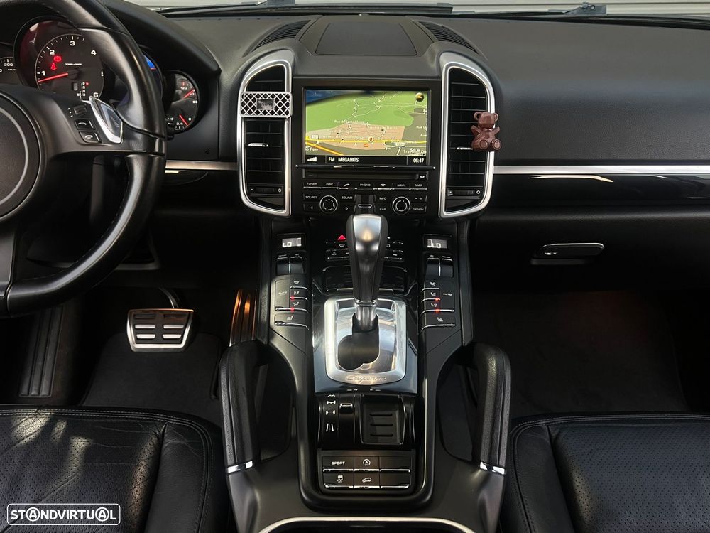 Porsche Cayenne - 14