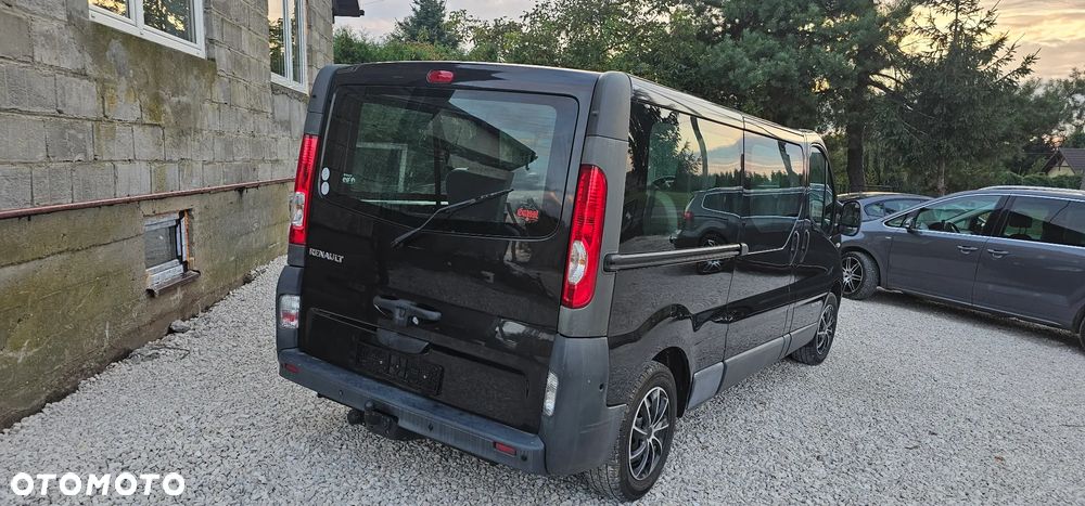 Renault Trafic 2.0 dCi 115 FAP Passenger Black Edition - 3