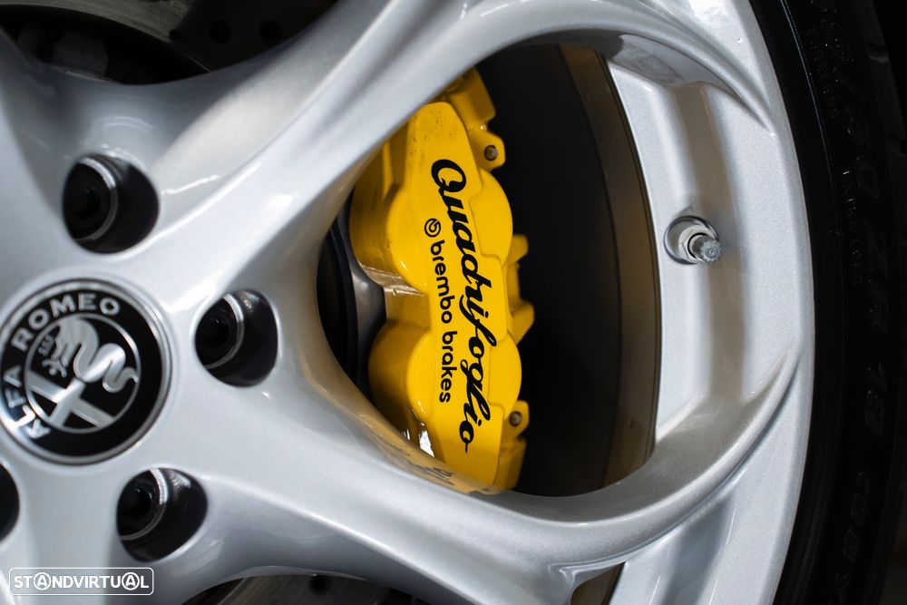 Alfa Romeo Giulia 2.9 V6 Bi-Turbo AT8 Quadrifoglio - 26