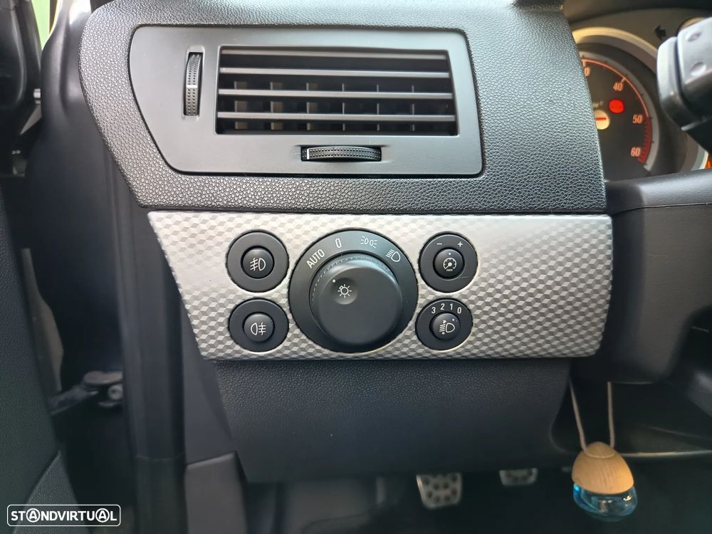 Opel Astra GTC 1.7 CDTI ecoFLEX - 19