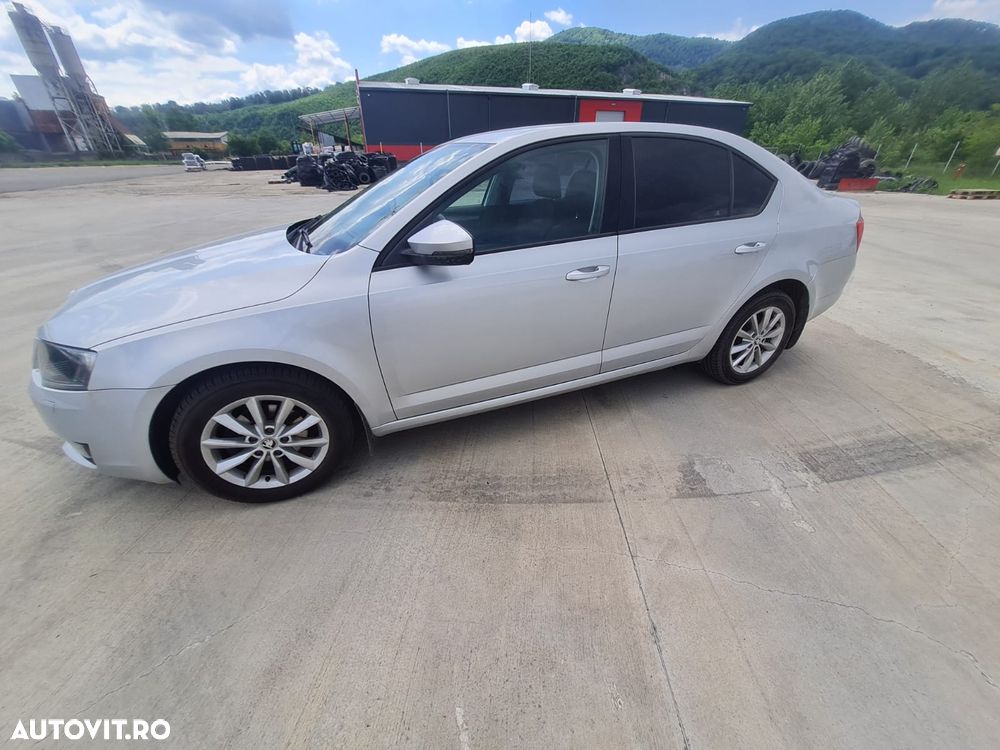Skoda Octavia 1.6 TDI Style - 9