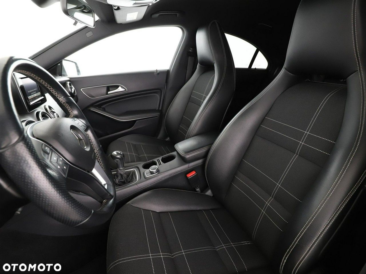 Mercedes-Benz CLA 180 Urban - 13