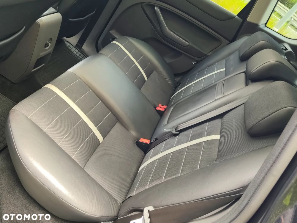 Ford Kuga 2.0 TDCi 4x4 Titanium - 10