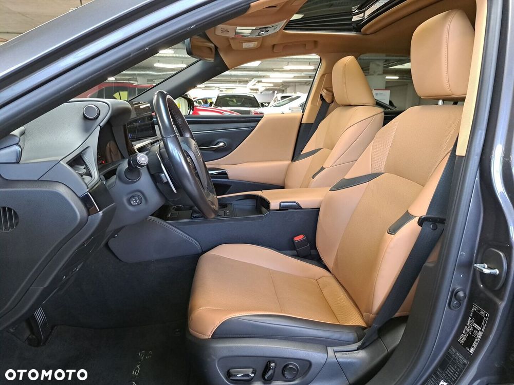 Lexus ES 300h Business Edition - 12