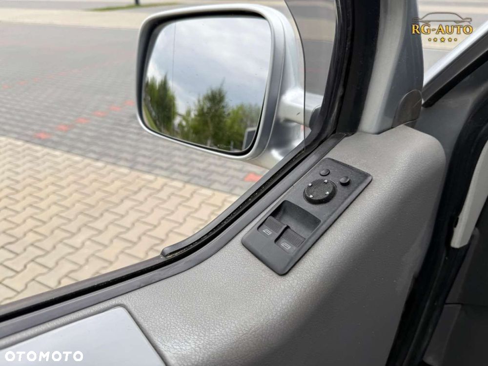 Volkswagen Transporter - 30