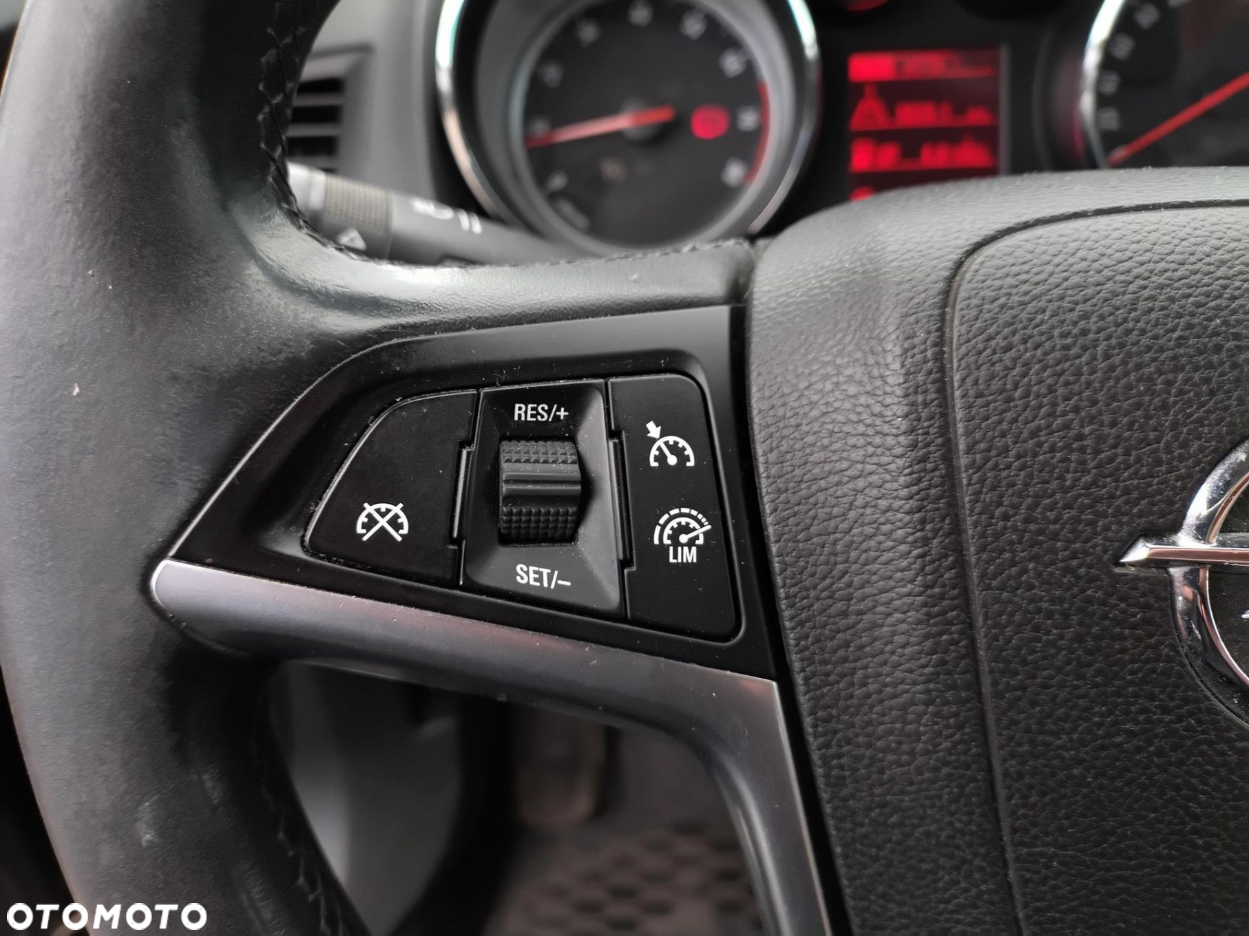 Opel Astra IV 1.6 EU6 - 12